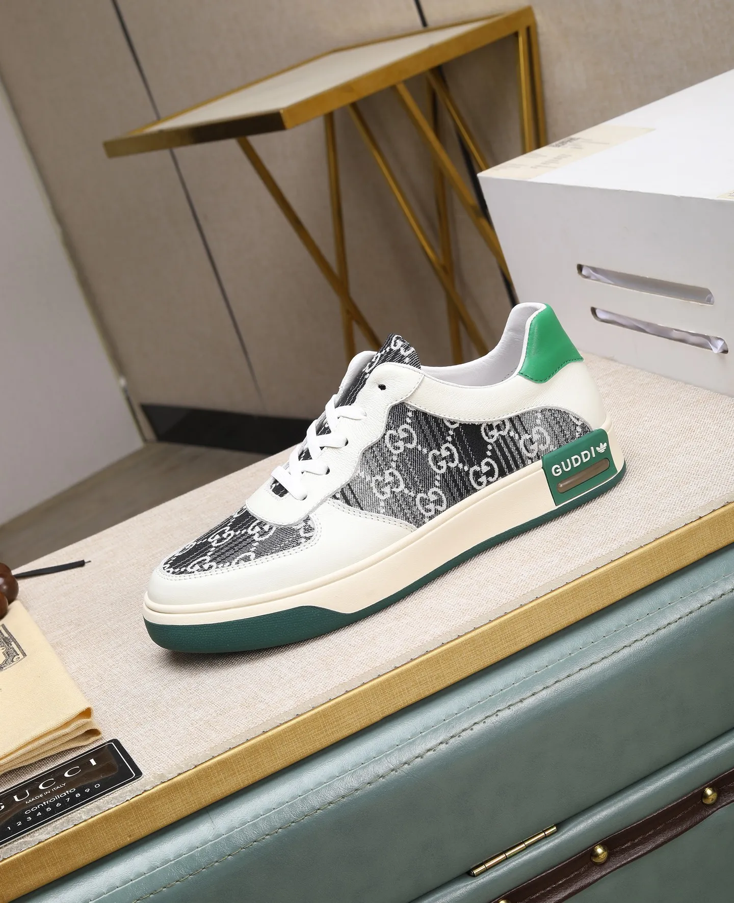 Men's shoes 💰420 GUCCI🔍🔍The latest model is available at the counter simultaneously. Original calfskin imported from Italy, genuine leather lining, (high-end, extravagant and classy) with exquisite workmanship. Sole: Original sole provided by the original factory. ⚠Exclusive double-layer movable molded sole is super comfortable⚠. Photographed in real life. 🎬The real thing is better. 🔍🔍"High quality·Follow the order" code number 38-44
